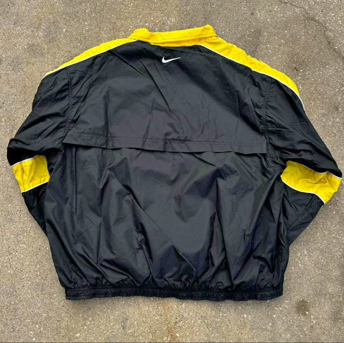 NIKE Black and Yellow Windbreaker Jacket XL