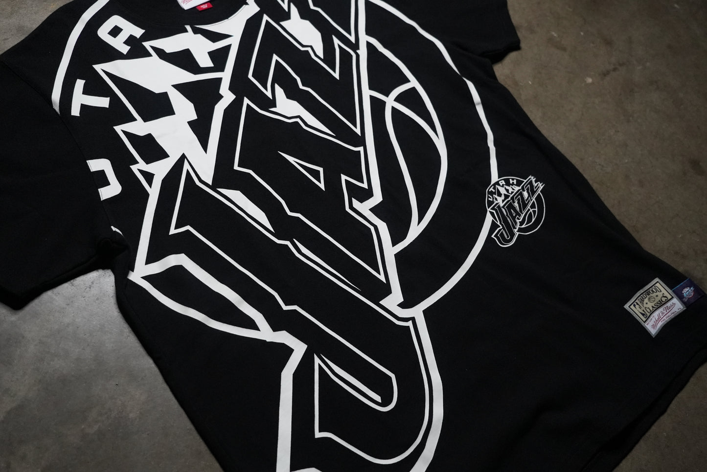 Black Utah Jazz T-Shirt L